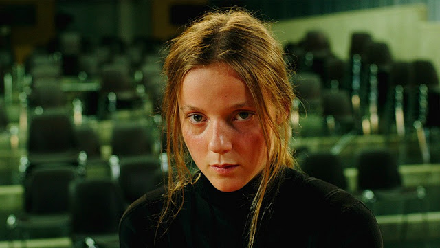 Sarah Plays a werewolf image